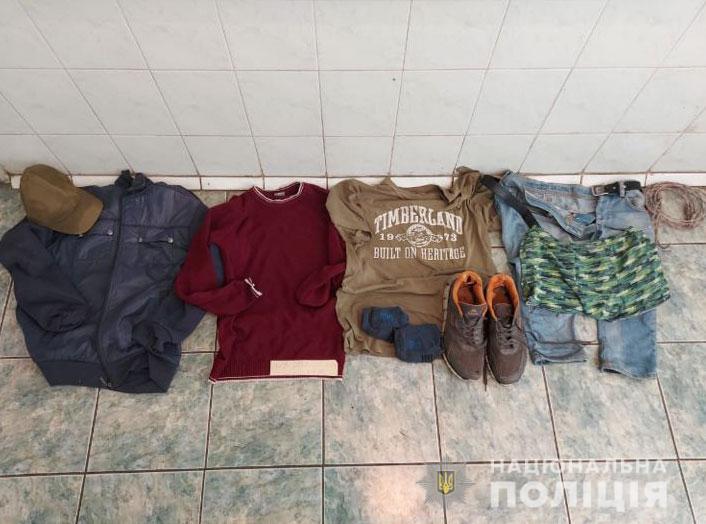 Знайшли мертвим в лісосмузі на Полтавщині: поліція просить допомоги у впізнанні чоловіка