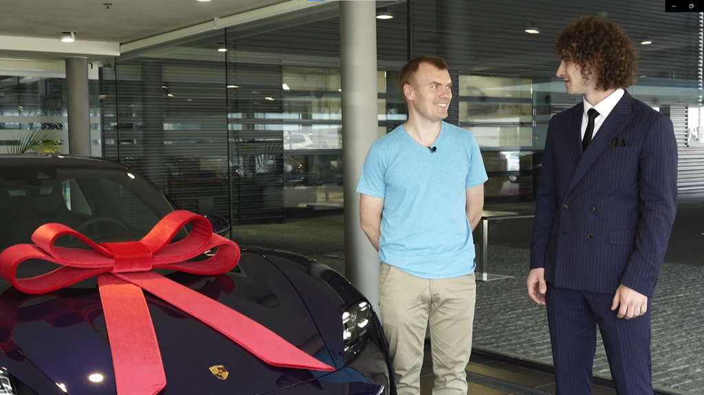  «АТБ заряджає тебе»: переможцям вручили десять нових електромобілів і розкішний Porsche Taycan 