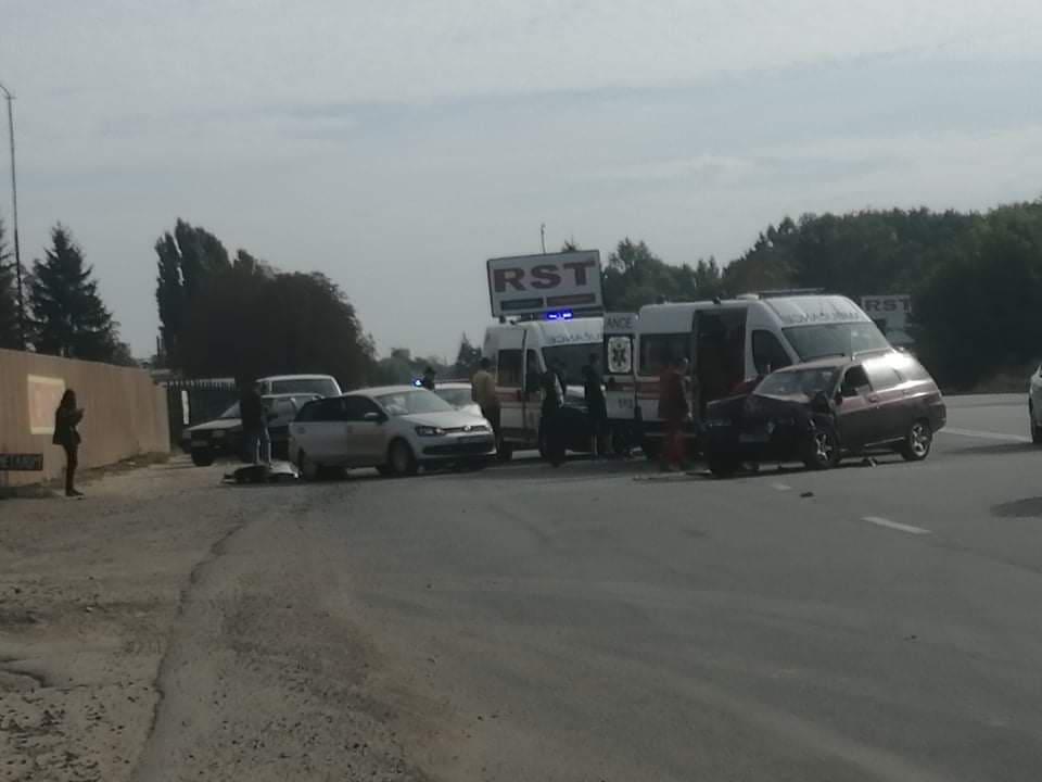 У Полтаві на вулиці Половка сталася ДТП: водії автівок отримали травми. ФОТО