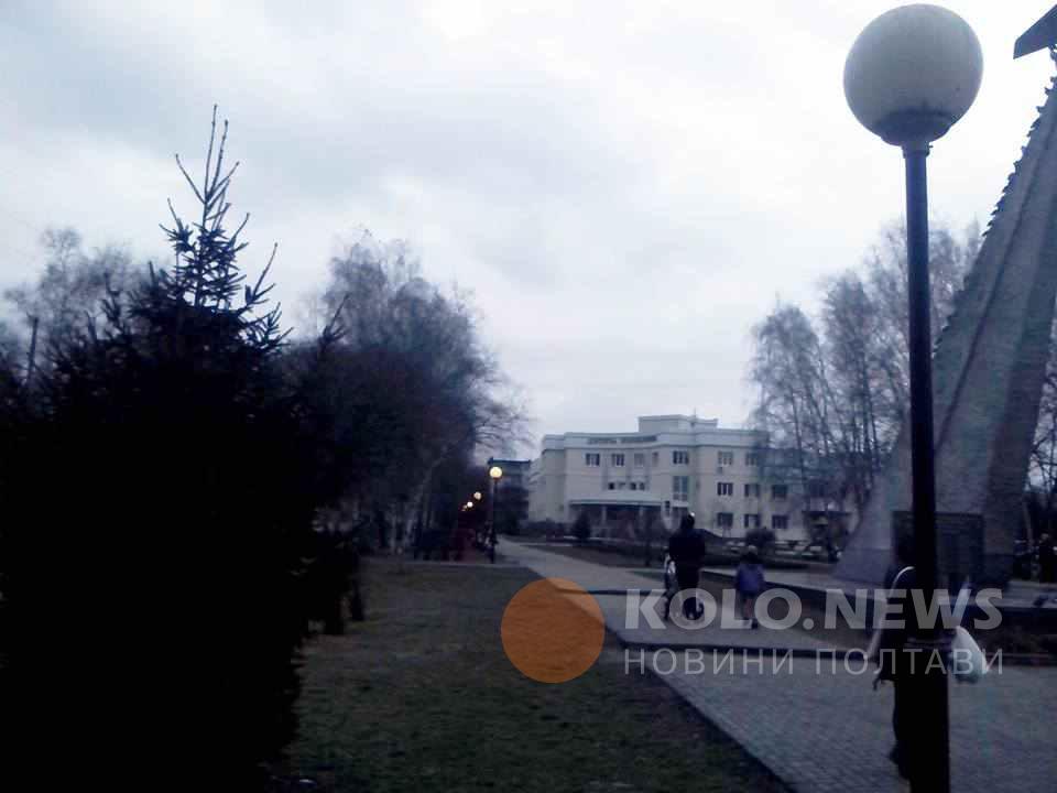 У Полтаві перевіряють після зими вуличні ліхтарі