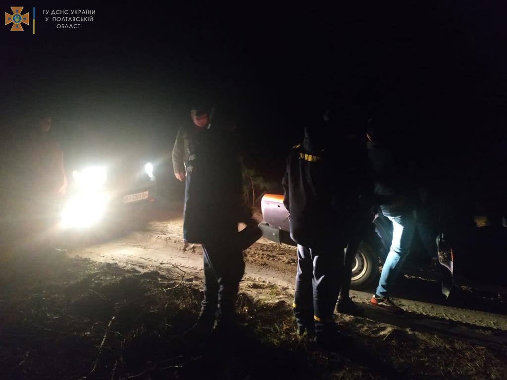 Під Полтавою подружня пара заблукала в лісі