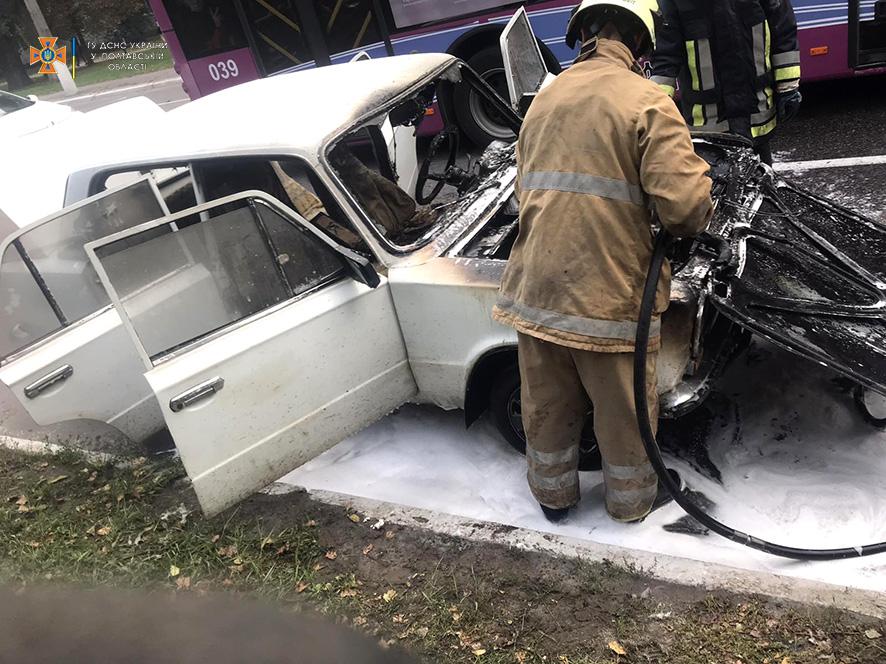 На Полтавщині горів легковик