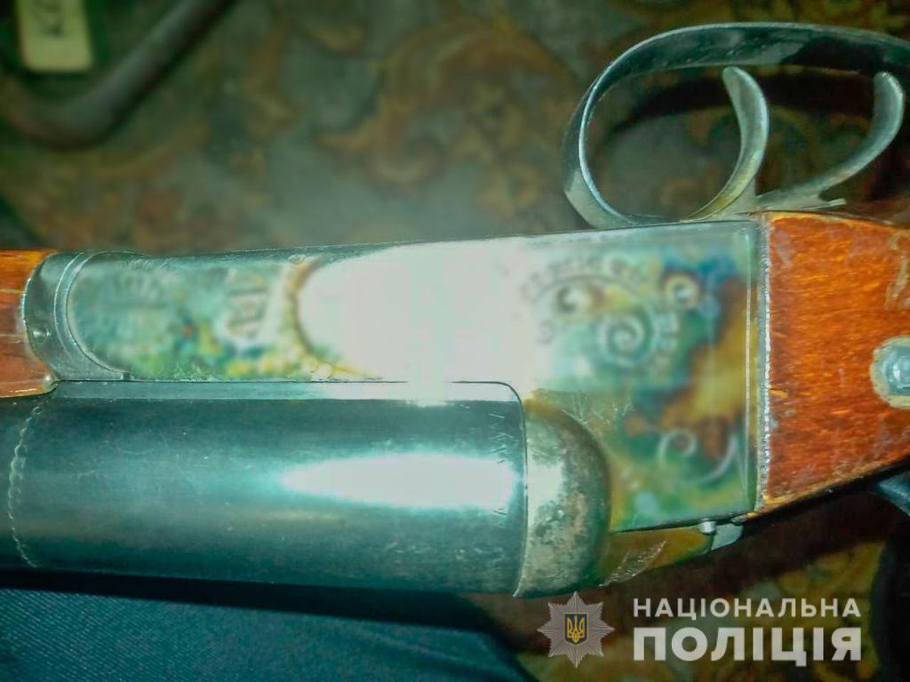 На Полтавщині один родич поранив іншого з рушниці