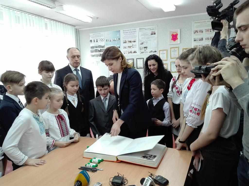 Перша леді Марина Порошенко відвідала полтавську школу (оновлено)