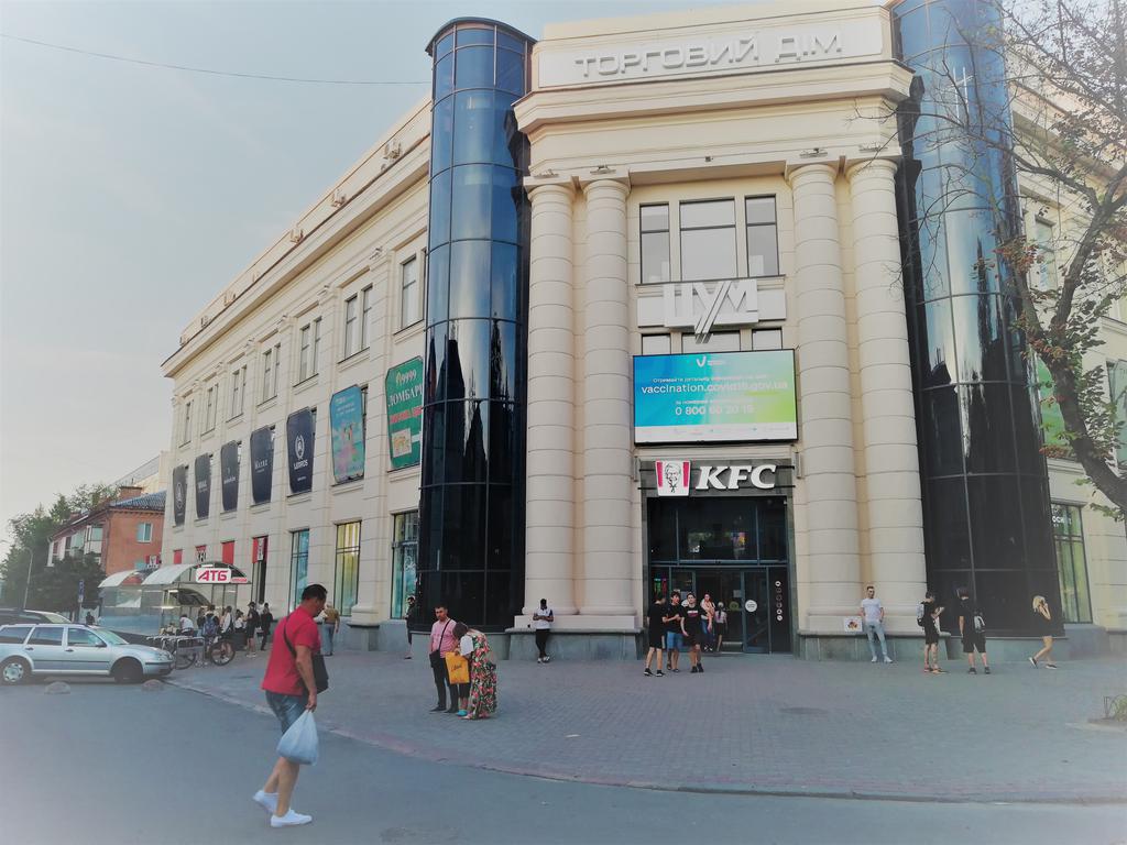 У ЦУМі в Полтаві нарешті відкриють панорамні ліфти. ВІДЕО