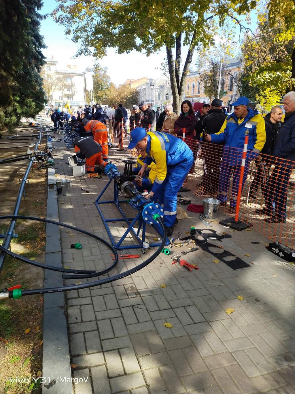 У Полтаві в центрі змагаються водоканали з різних міст. ФОТО