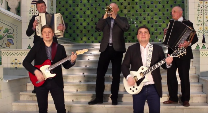 За рекламу облрадівського бенду до Жіночого дня Олександр Біленький заплатив сім тисяч