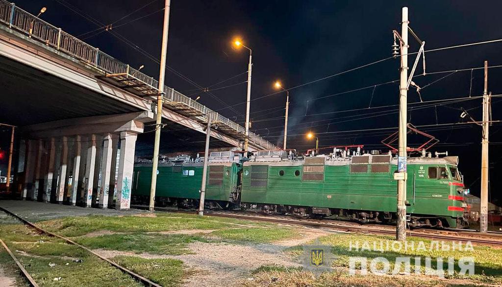У Полтаві близько опівночі жінка потрапила під потяг