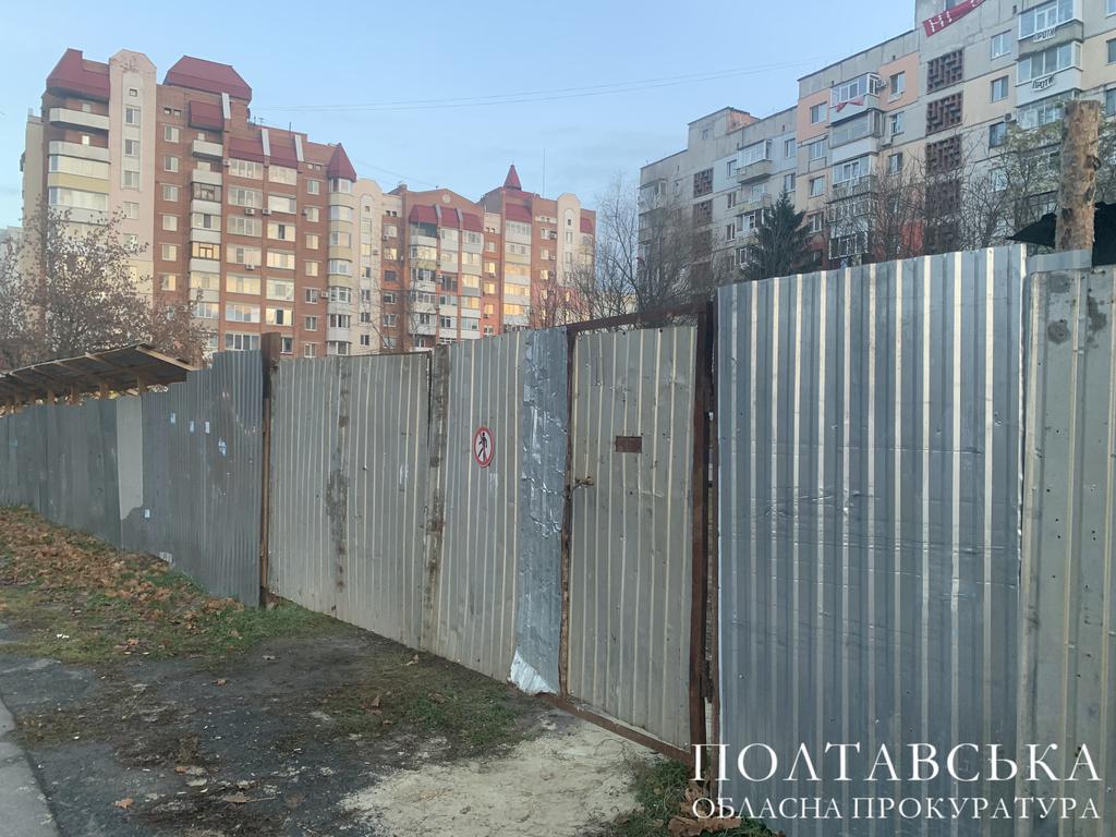 Попри накладений арешт, будівництво на Героїв АТО продовжили, прокуратура відкрила справу