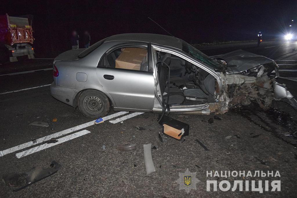 На Полтавщині вантажівка зіткнулася з двома легковиками: травмовані в лікарні