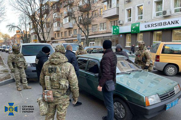 У Полтаві працівник Нацполіції обклав «даниною» підприємця