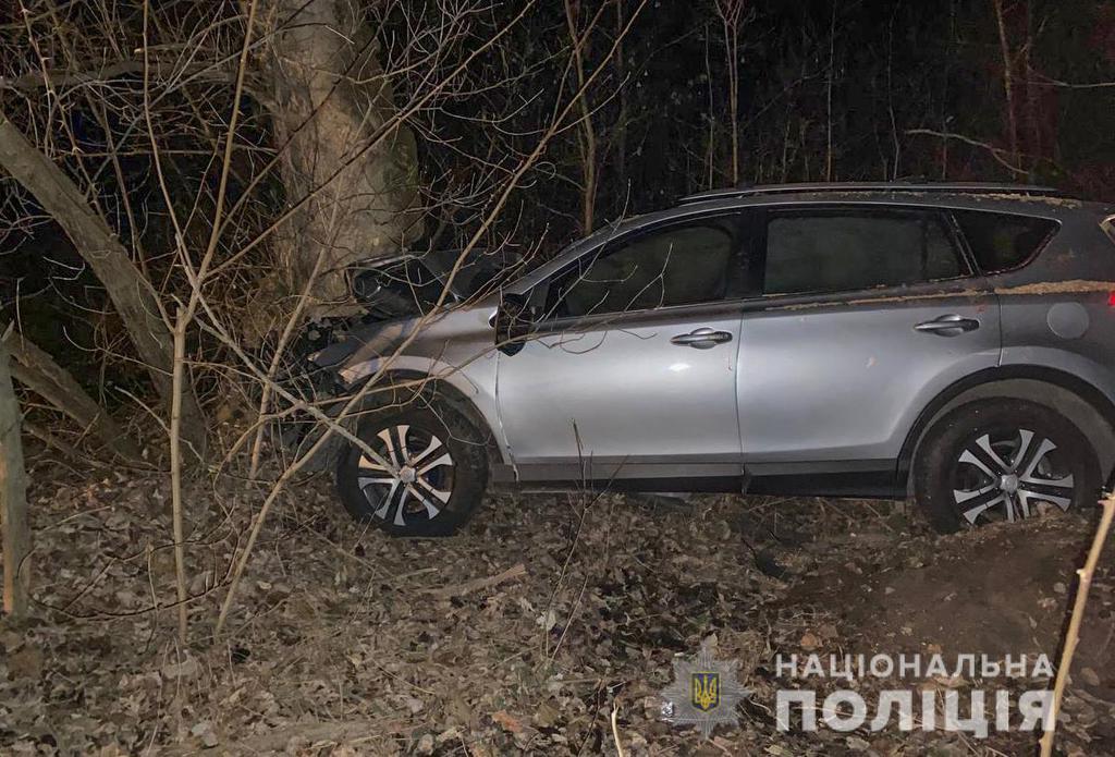 Двох пішоходів збили, а неповнолітня водійка врізалась у дерево: аварії на Полтавщині. ФОТО, ВІДЕО