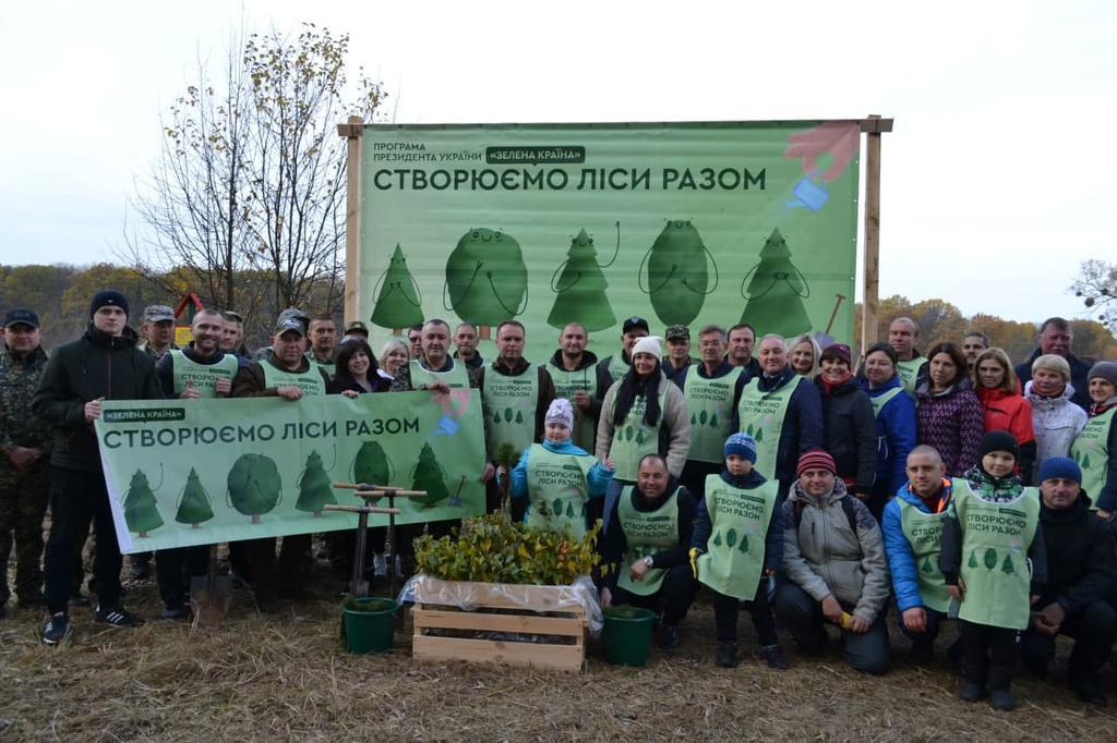 Лісівники Полтавщини восени висадили майже два мільйони дерев