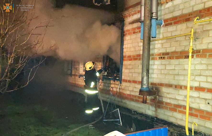На Полтавщині з пожежі врятували чоловіка