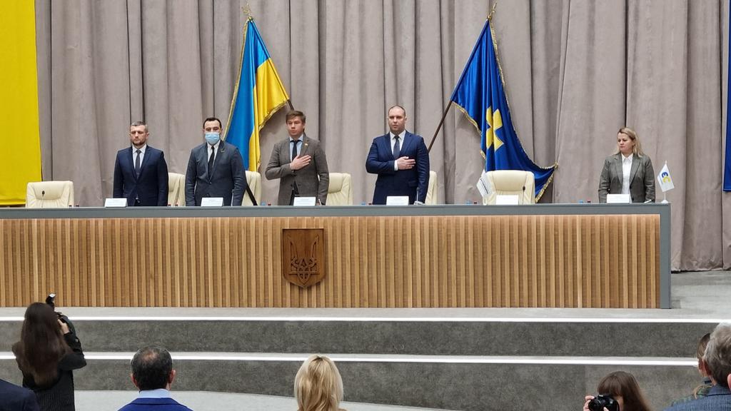 Скільки кому дадуть грошей, доля дитячих освітніх закладів, премії медикам: почалась сесія Полтавської обласної ради