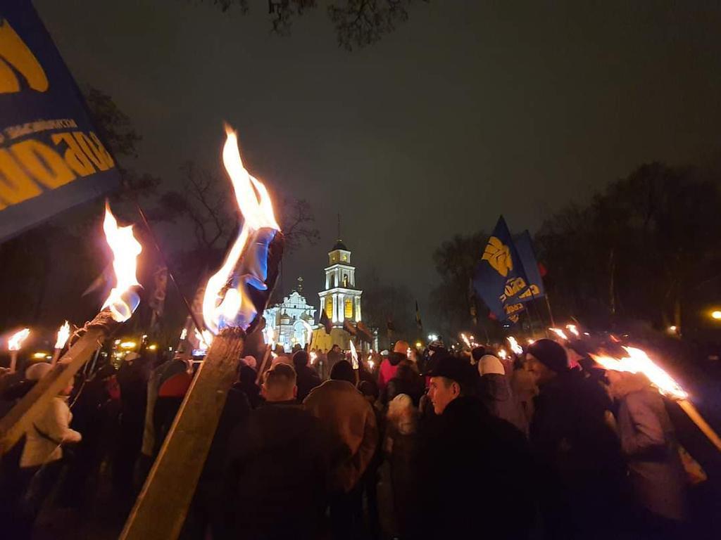 Полтавці вдесяте влаштували смолоскипну ходу в день народження Степана Бандери. ФОТО, ВІДЕО