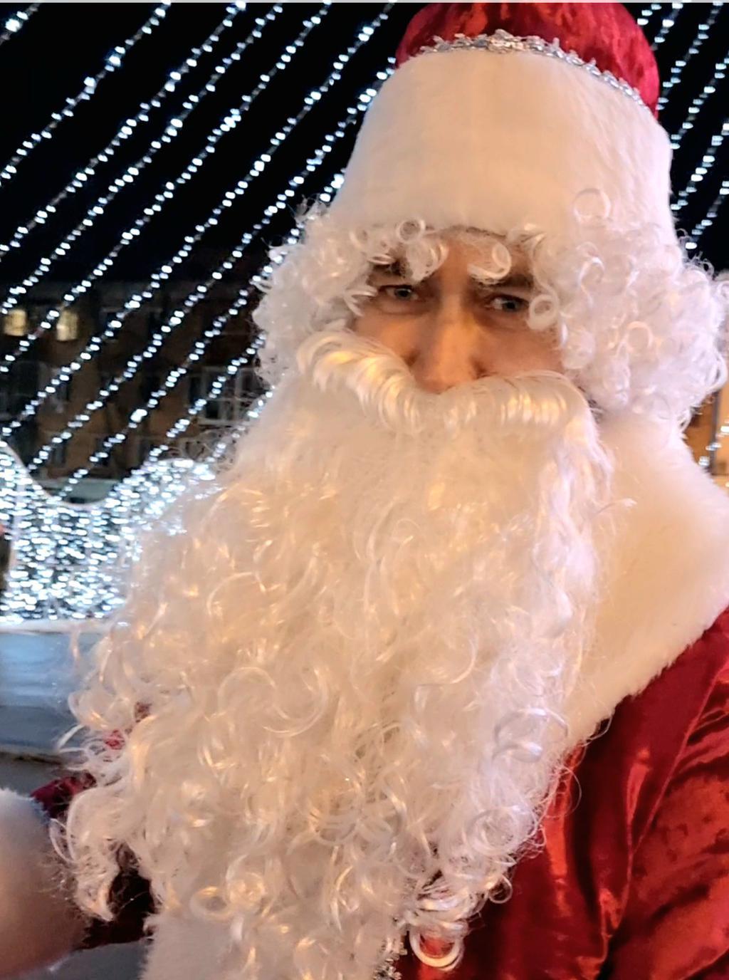 «Полтавці збідніли, немає грошей на фото»: Дід Мороз біля головної ялинки