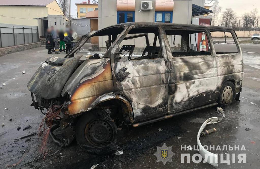 У ДТП, яка призвела до масштабної пожежі, загинув водій мікроавтобуса: що відомо. ФОТО