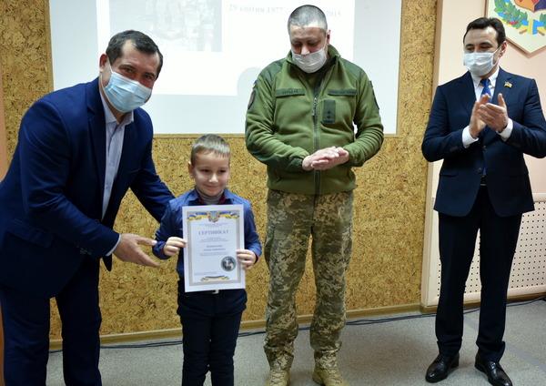Учням, студентам та молодим науковцям вручили стипендії Полтавської обласної ради