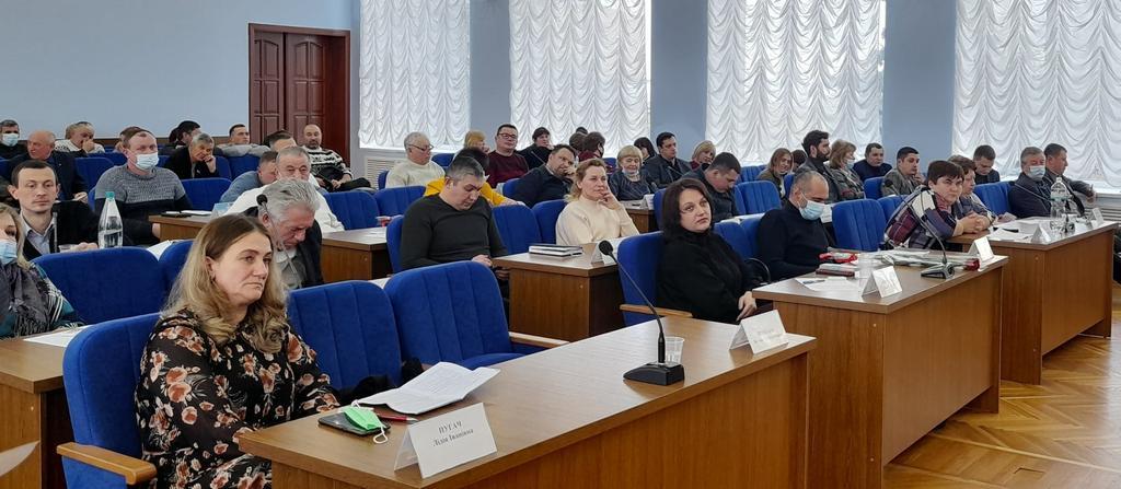 Міська рада на Полтавщині уже втретє не може провести сесію: розкол серед депутатів