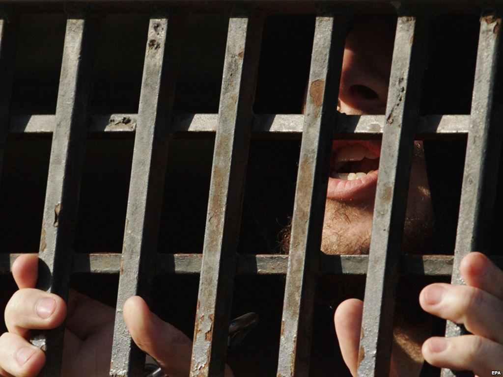 Хлопець на Полтавщині отримав довічне за вбивство рідної бабусі та її знайомого