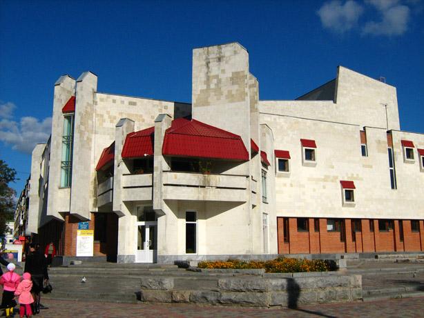 У Полтаві відкривають ще три центри гуманітарної допомоги