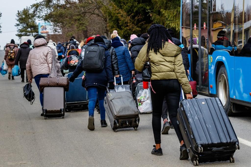 За добу з питань переселення до обласного контактного центру звернулося 848 людей