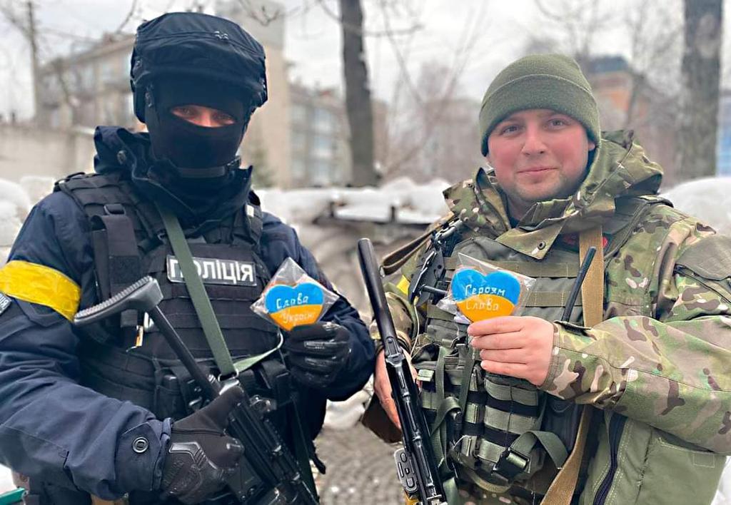 Жителі Кременчука підтримують бойовий дух поліцейських Полтавщини. ФОТО