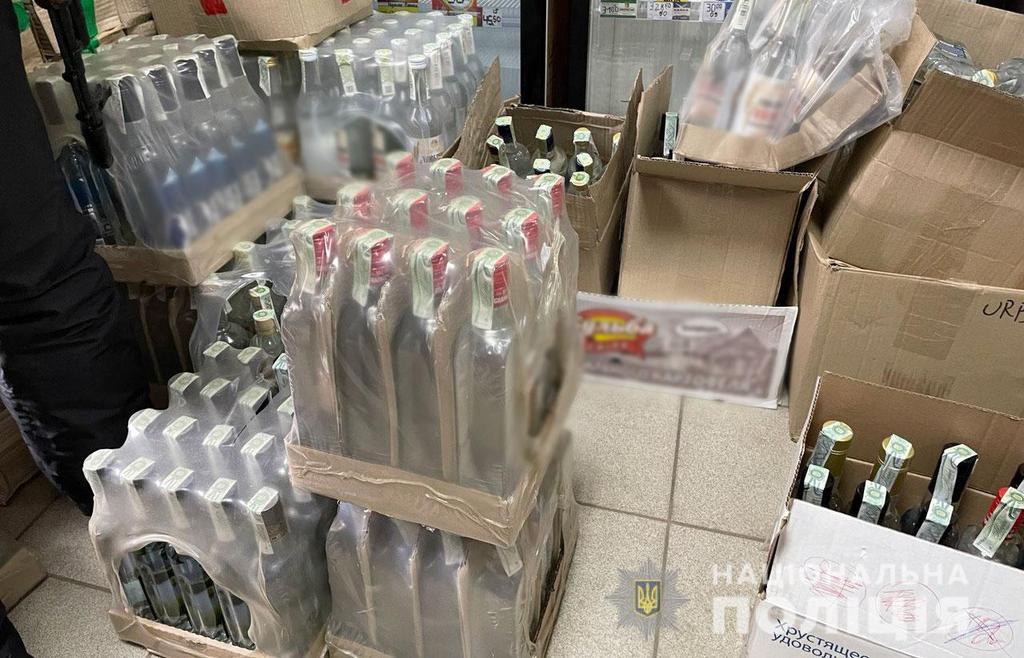 На Полтавщині поліція вилучила понад 800 літрів алкогольної продукції