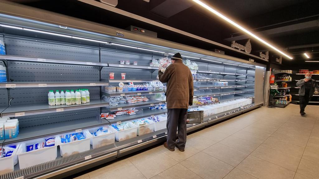 Попри рекомендації, полтавські магазини продовжують виганяти відвідувачів під час тривоги