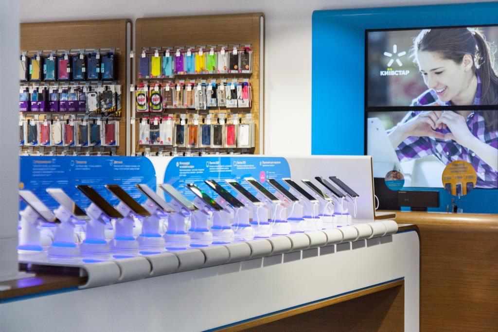 Смартфони, планшети та 3G: у Полтаві відкрили новий магазин «Київстар»