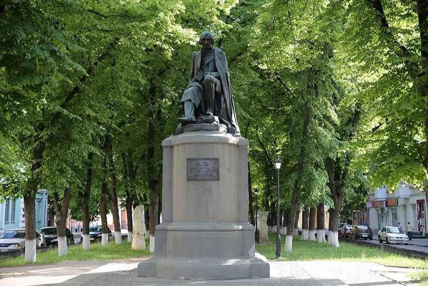 Чи знайомі полтавці із творчістю Миколи Гоголя: опитування