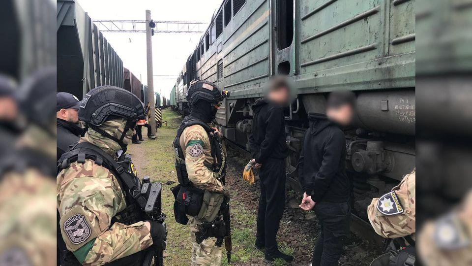 Крали дизпаливо з тепловозів: поліція розкрила схему злочину на Полтавщині. ВІДЕО