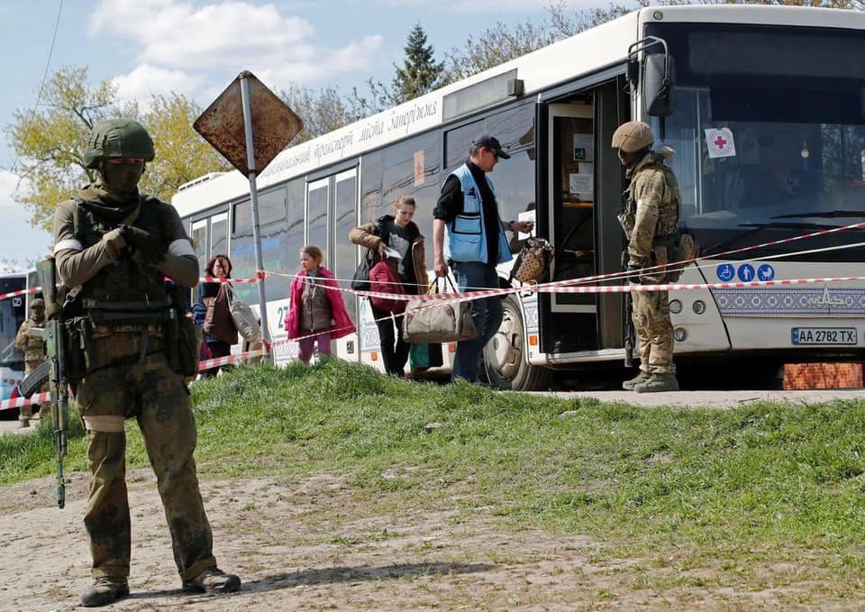 Сьогодні почалась евакуація людей з Маріуполя