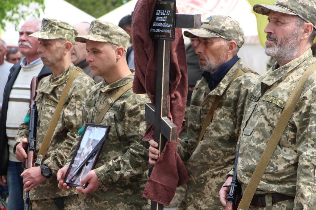 У Полтаві попрощалися з загиблим бійцем Віталієм Качалкою