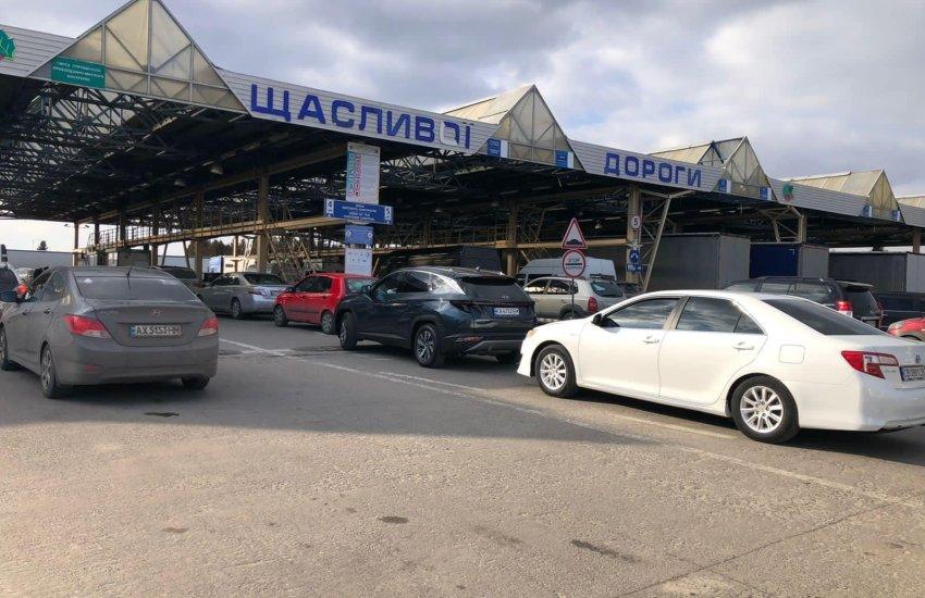 Деяким чоловікам можуть дозволити виїжджати за кордон