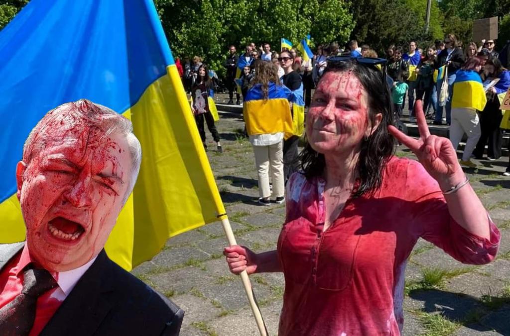 Полтавська активістка, яка облила штучною кров'ю російського посла, змушена переховуватись через погрози вбивства