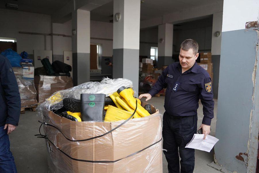 Полтавщина отримала цінну гуманітарну допомогу для лікарень та рятувальників