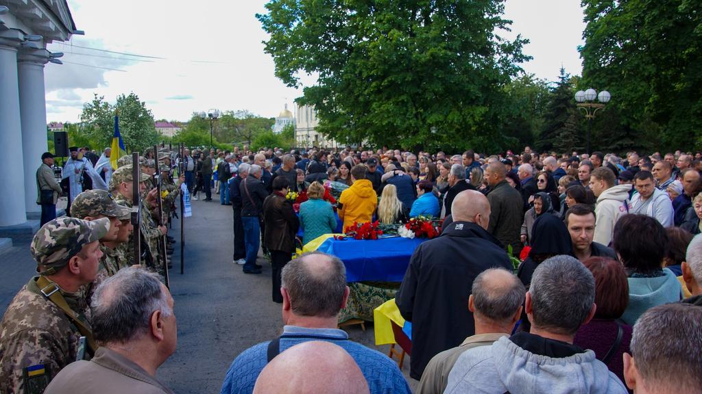 У Полтаві попрощалися з вісьмома бійцями, які загинули на війні з рашистами