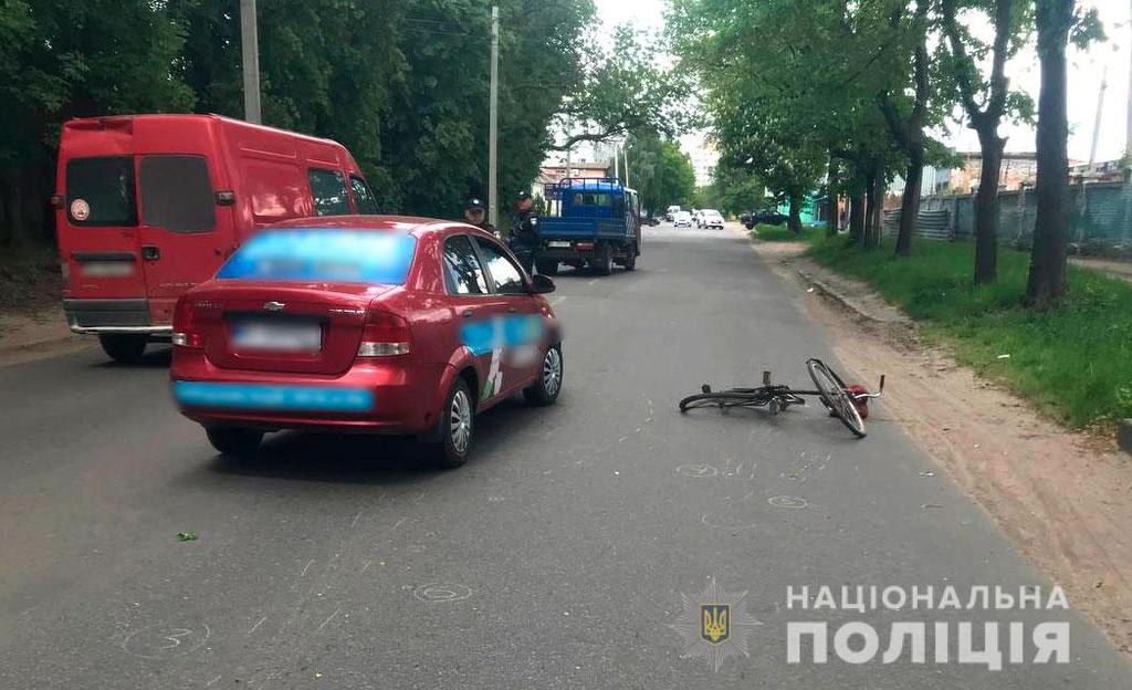 У Полтаві легковик збив велосипедистку: постраждалу госпіталізували