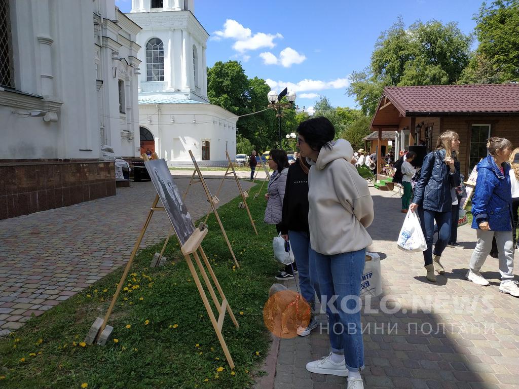 У Полтаві до Дня вишиванки організували виставку світлин. ФОТО