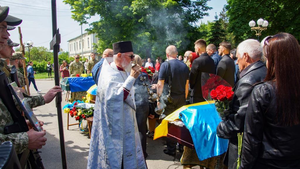 У Полтаві провели в останню путь трьох воїнів, які загинули від рук рашистів