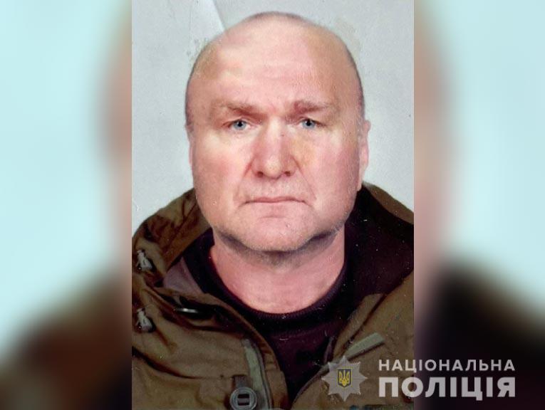 Поліція продовжує розшук чоловіка, який може бути озброєним