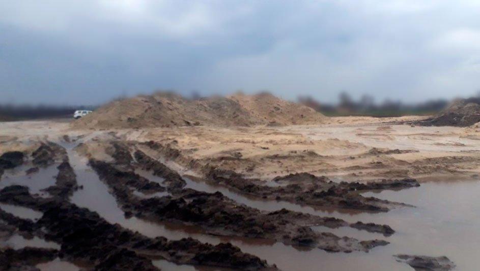 На Полтавщині чоловіка підозрюють у самовільному видобутку корисних копалин та родючих ґрунтів: збитки державі на 100 мільйонів