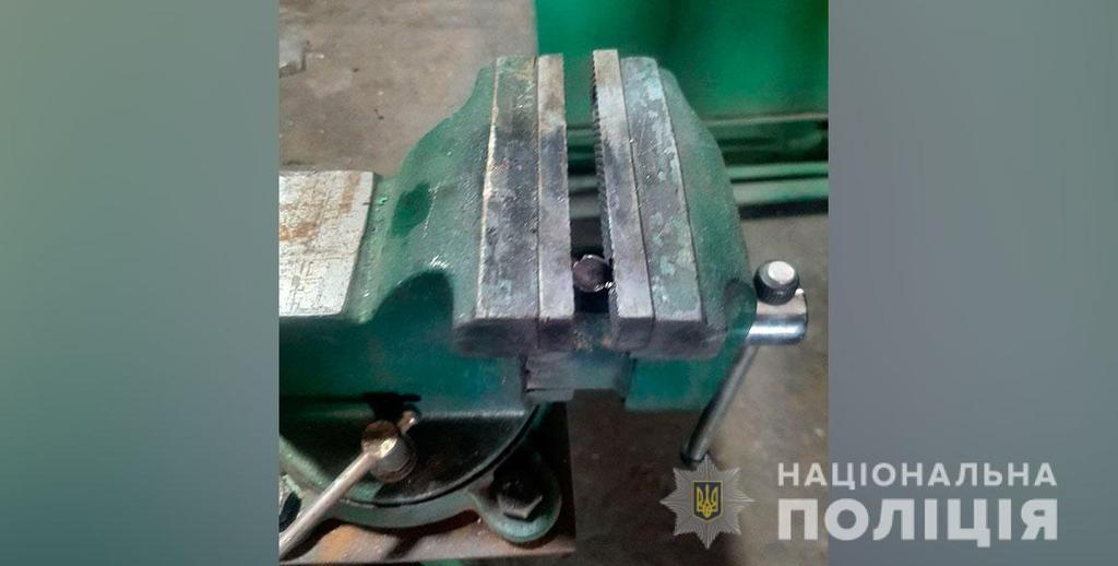 На Полтавщині чоловік намагався розпиляти набій: пролунав вибух