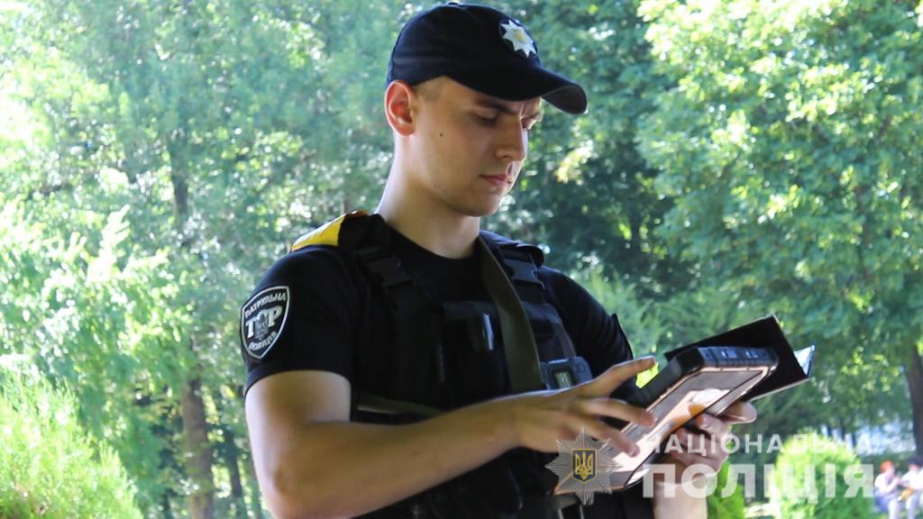 Минулої доби поліція Полтавщини перевірила близько 700 транспортних засобів