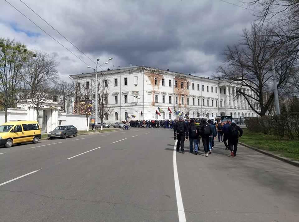 Пікет під поліцією в Полтаві: «Той, хто розбив дошки, був добре підготовлений», – Бех