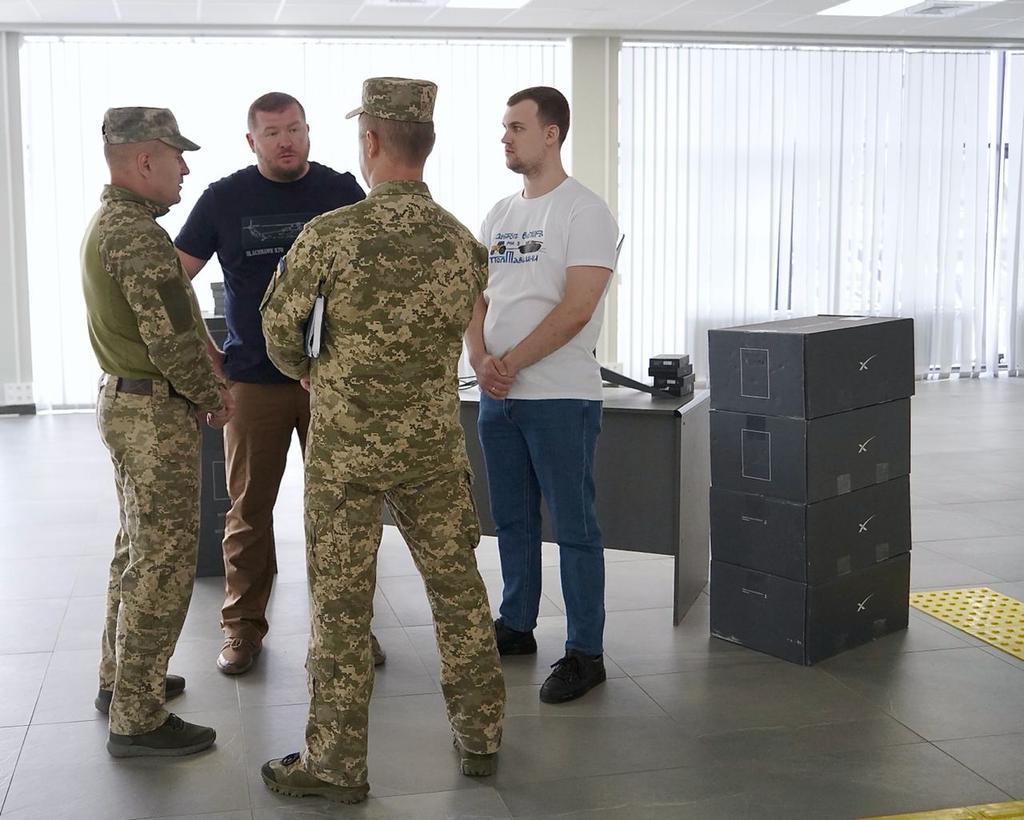 Полтавщина передала військовим ще 8 станцій інтернет-зв’язку Starlink
