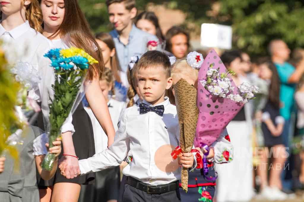 Мамай пропонує, щоб за парти повернулися учні 4-х класів: перелік