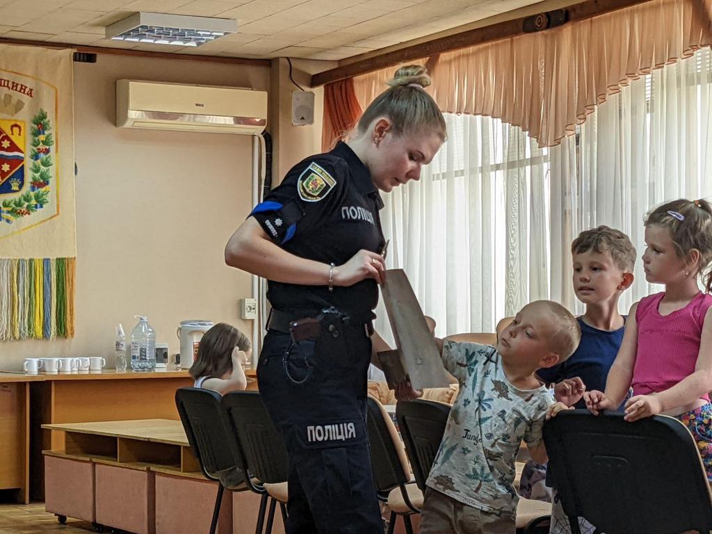 У обласній бібліотеці Полтави для дітей внутрішньо-переміщених осіб організували дозвілля